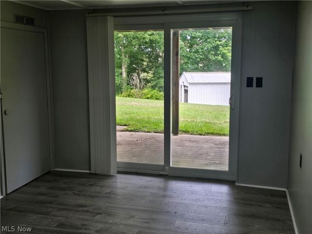 52 Meadow Ln Circle, Parkersburg, WV 26101