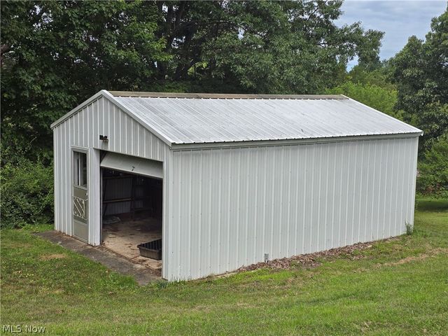 52 Meadow Ln Circle, Parkersburg, WV 26101