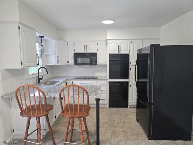52 Meadow Ln Circle, Parkersburg, WV 26101