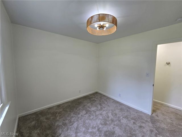 52 Meadow Ln Circle, Parkersburg, WV 26101