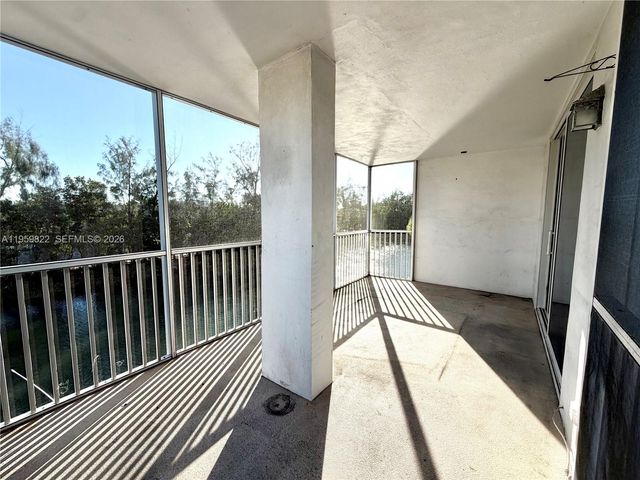 3660 NE 166th St 301 +40' Deeded Dock, North Miami Beach, FL 33160