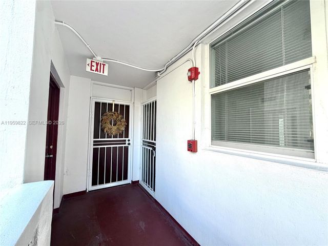 3660 NE 166th St 301 +40' Deeded Dock, North Miami Beach, FL 33160