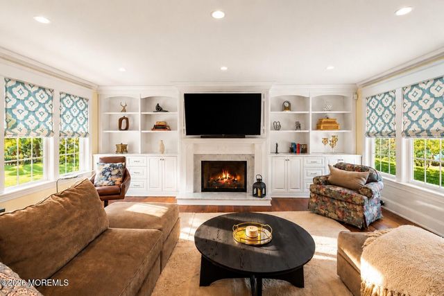 27 Fox Hill Road, Middletown, NJ 07748