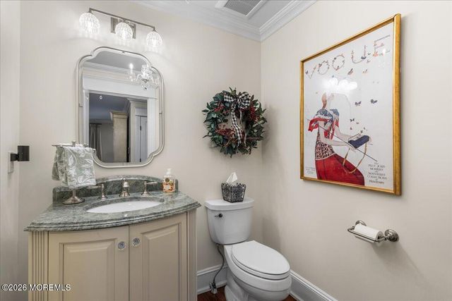 27 Fox Hill Road, Middletown, NJ 07748