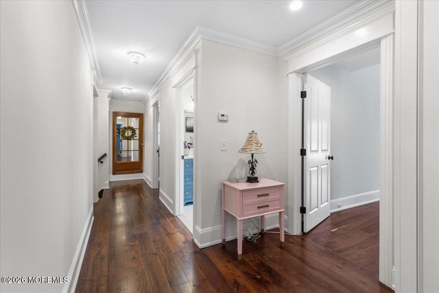 27 Fox Hill Road, Middletown, NJ 07748