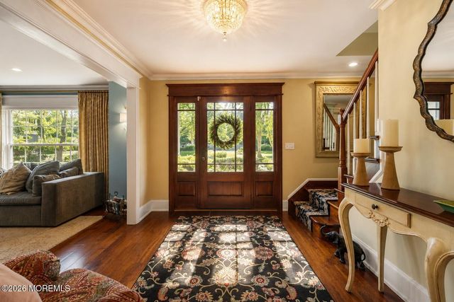 27 Fox Hill Road, Middletown, NJ 07748