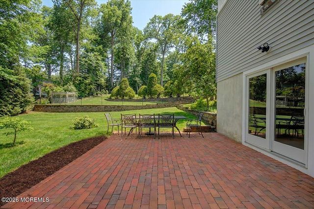27 Fox Hill Road, Middletown, NJ 07748