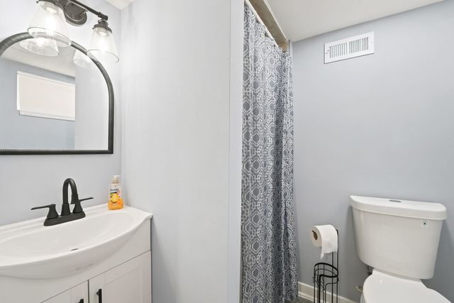 555 E 105th Street, Chicago, IL 60628
