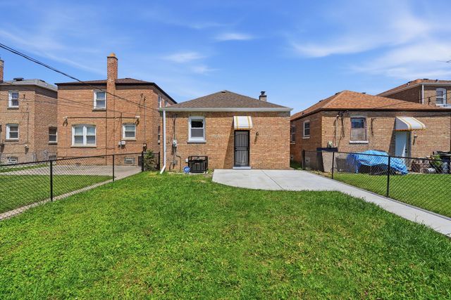 555 E 105th Street, Chicago, IL 60628