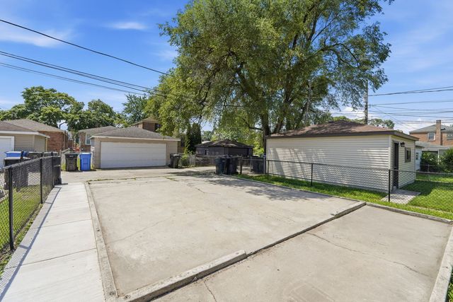 555 E 105th Street, Chicago, IL 60628