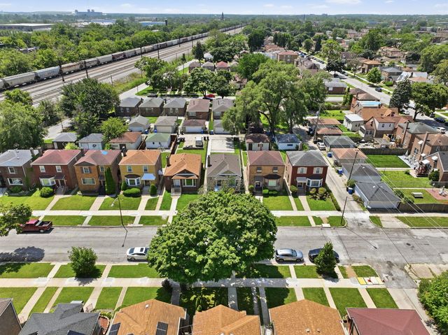 555 E 105th Street, Chicago, IL 60628