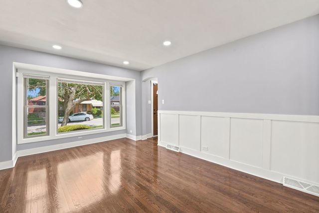 555 E 105th Street, Chicago, IL 60628