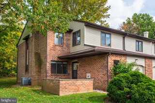 201 FAIRFAX CT, Chesterbrook, PA 19087