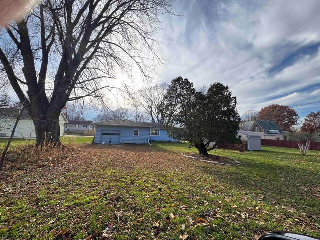 1607 Salzer, Charles City, IA 50616