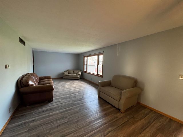 1607 Salzer, Charles City, IA 50616