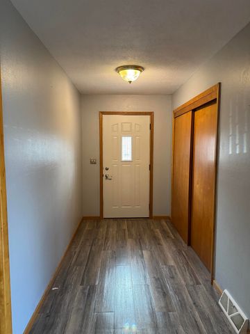 1607 Salzer, Charles City, IA 50616