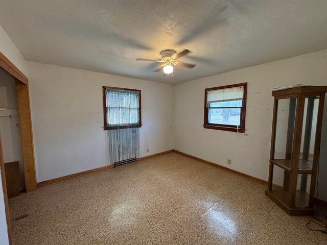 1607 Salzer, Charles City, IA 50616