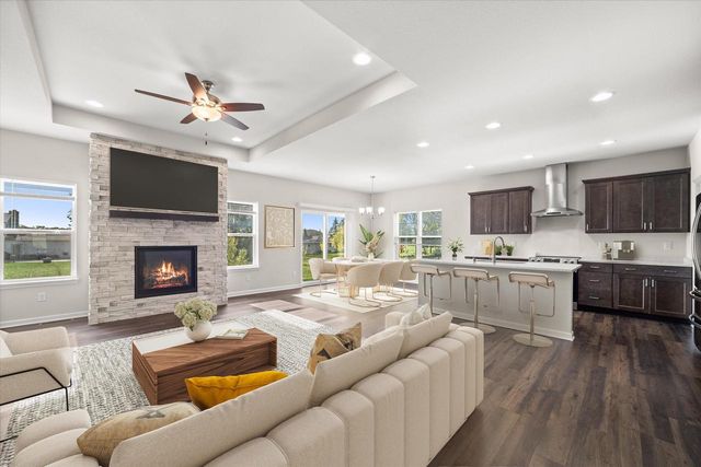 7911 W Oakwood WAY, Franklin, WI 53132