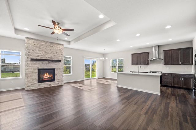 7911 W Oakwood WAY, Franklin, WI 53132