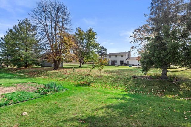 7911 W Oakwood WAY, Franklin, WI 53132