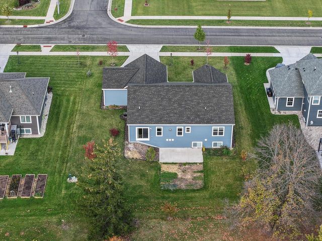 7911 W Oakwood WAY, Franklin, WI 53132