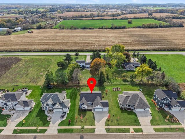 7911 W Oakwood WAY, Franklin, WI 53132