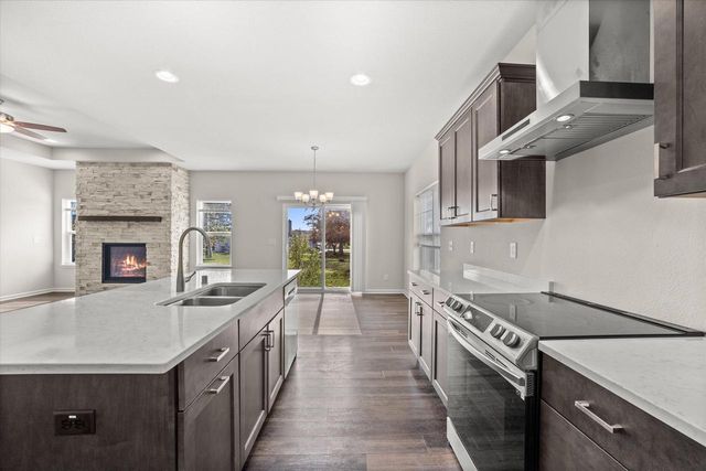 7911 W Oakwood WAY, Franklin, WI 53132