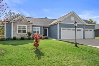 7911 W Oakwood WAY, Franklin, WI 53132