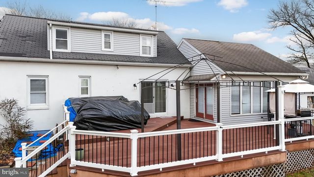 2538 SIEGRIST RD, Ronks, PA 17572