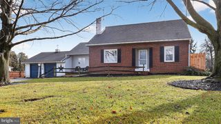 2538 SIEGRIST RD, Ronks, PA 17572
