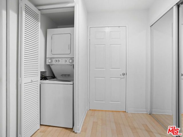 21520 Burbank Boulevard 112, Woodland Hills (los Angeles), CA 91367