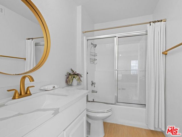21520 Burbank Boulevard 112, Woodland Hills (los Angeles), CA 91367
