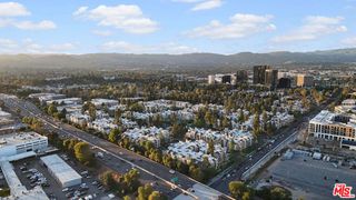 21520 Burbank Boulevard 112, Woodland Hills (los Angeles), CA 91367