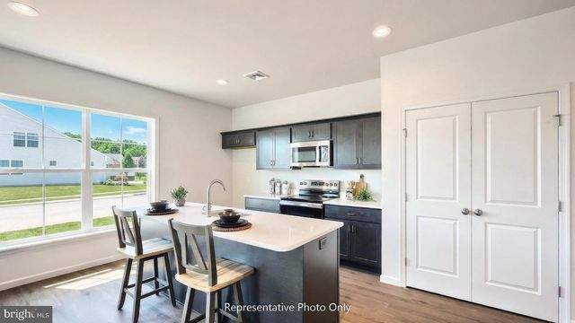 7465 SAINT PATRICK CT, Abbottstown, PA 17301