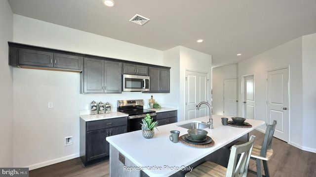7465 SAINT PATRICK CT, Abbottstown, PA 17301