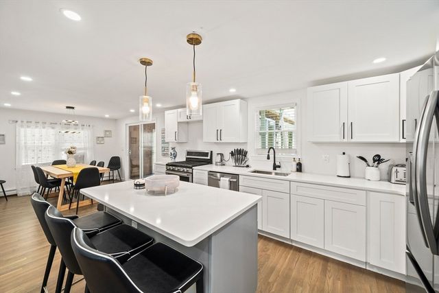 4 Thach, Barnstable, MA 02601