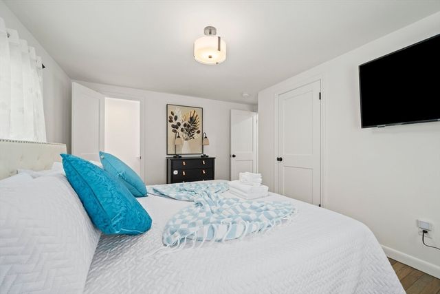 4 Thach, Barnstable, MA 02601