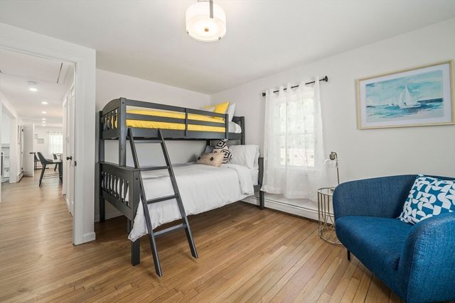 4 Thach, Barnstable, MA 02601