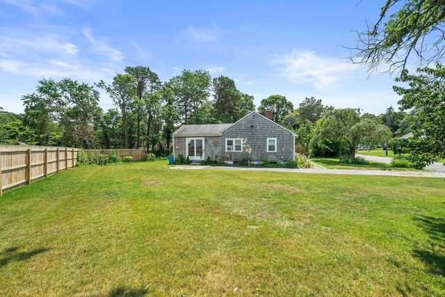 4 Thach, Barnstable, MA 02601