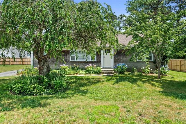 4 Thach, Barnstable, MA 02601