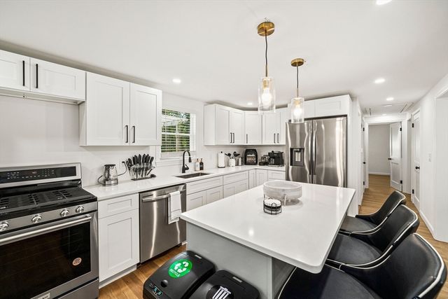 4 Thach, Barnstable, MA 02601