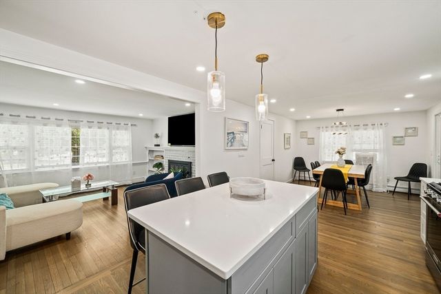 4 Thach, Barnstable, MA 02601