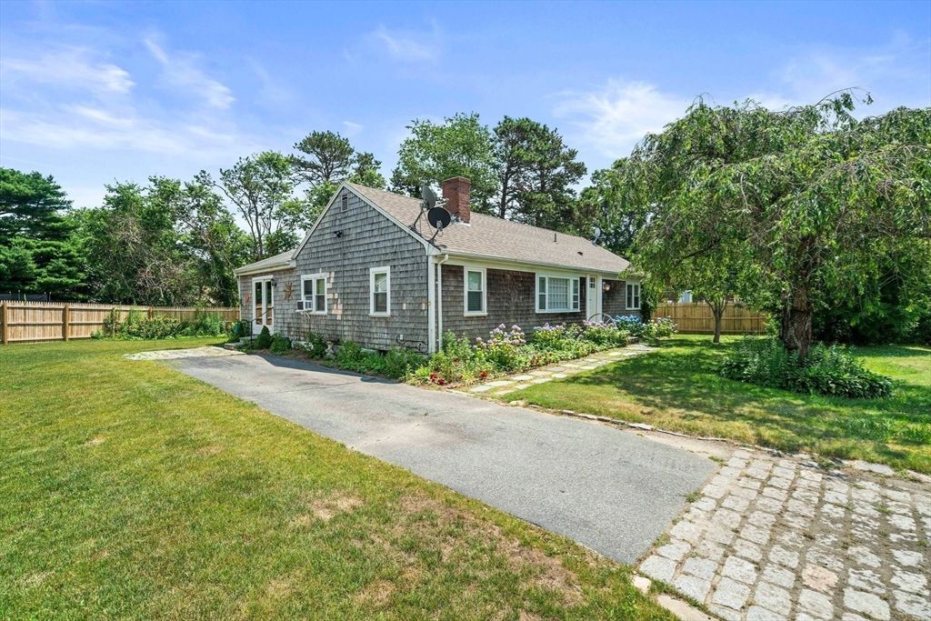 4 Thach, Barnstable, MA 02601