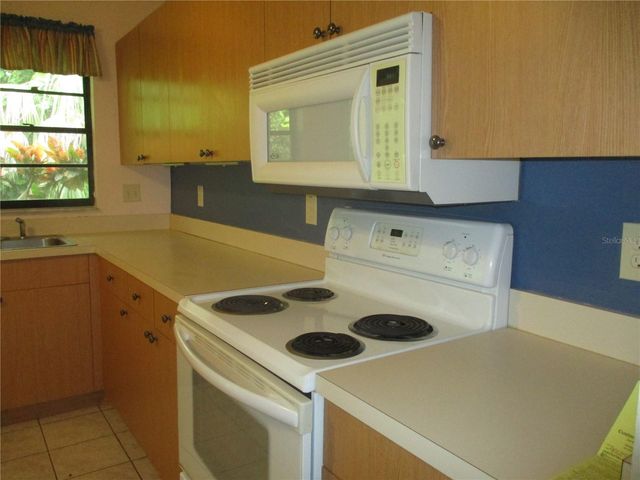 1750 ATRIUM DRIVE, Sun City Center, FL 33573