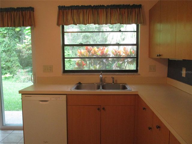 1750 ATRIUM DRIVE, Sun City Center, FL 33573