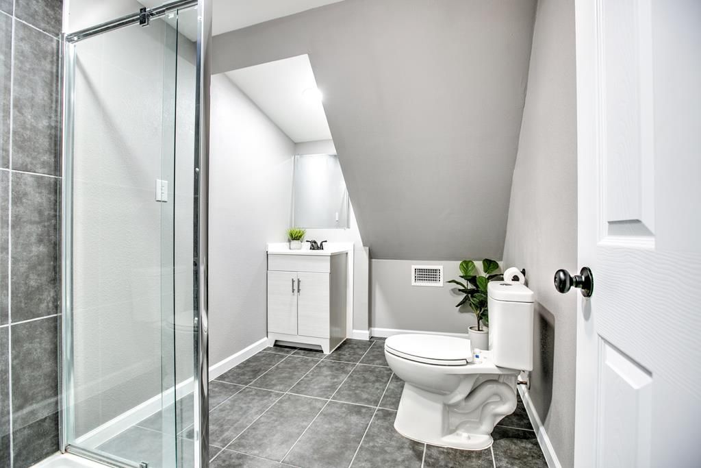 Image 33 of property listing at 6622 Knickerbocker Rd, San Angelo, TX 76904