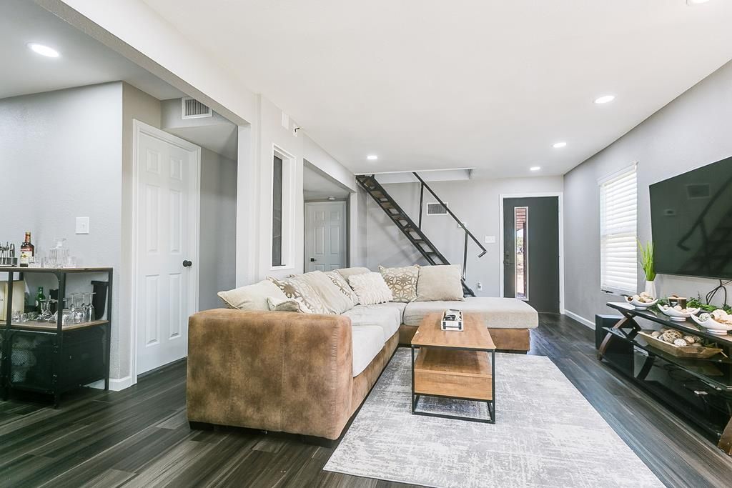 Image 7 of property listing at 6622 Knickerbocker Rd, San Angelo, TX 76904