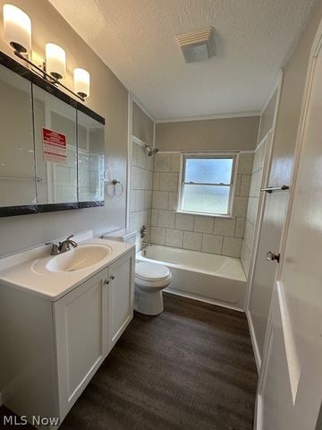 220 Carnegie Avenue, Austintown, OH 44515