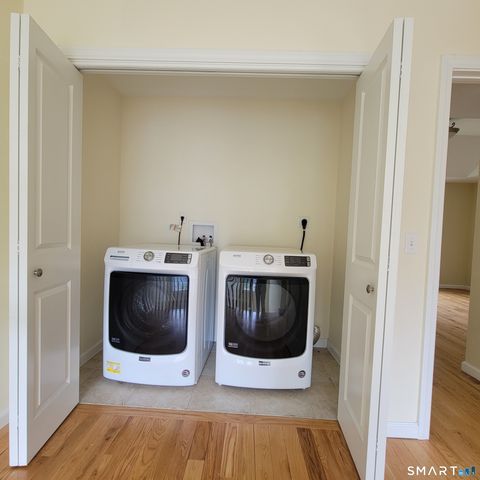 19 Oak Meadows Drive 19, Brookfield, CT 06804