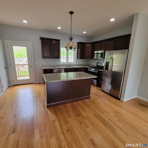 19 Oak Meadows Drive 19, Brookfield, CT 06804